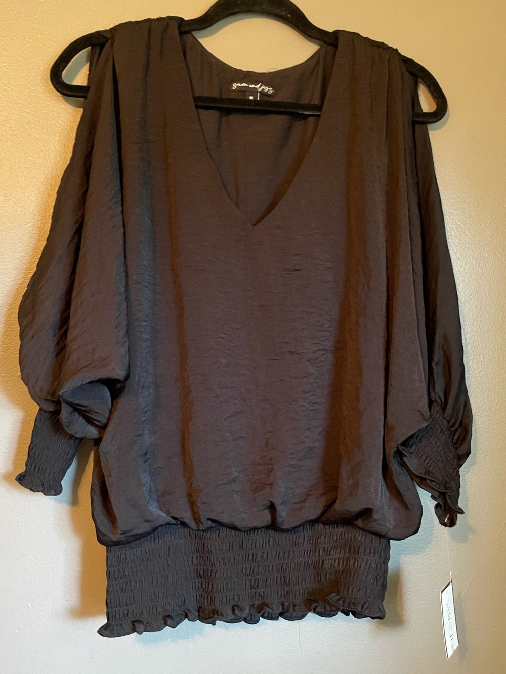 NWT Sam And Jess Sz Med Womens Black Cold Shoulder V-neck Tunic Blouse Top R $69